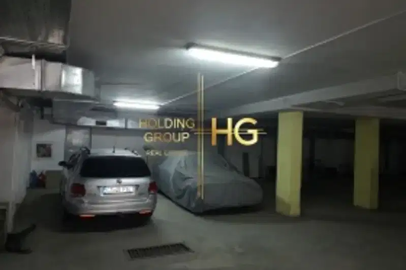 Garage/Parking in Varna, Alen Mak