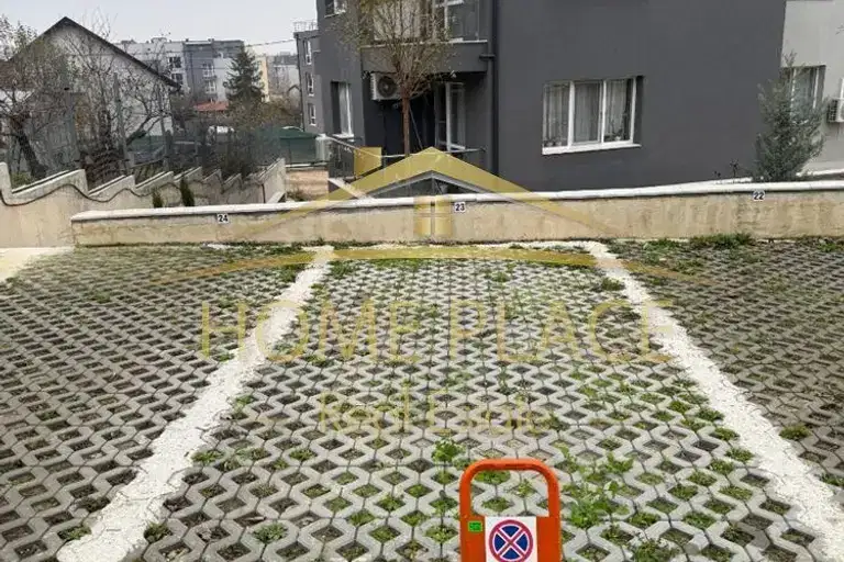 Гараж/Паркомясто във Варна, м-т Пчелина