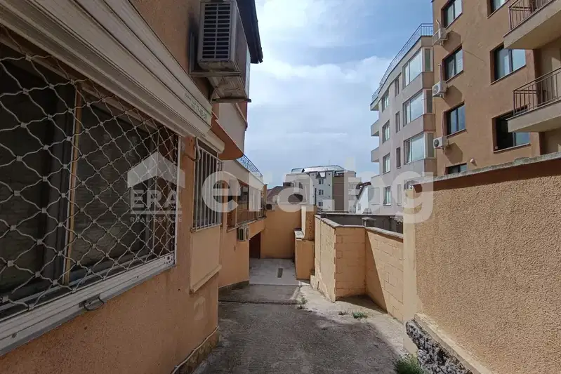Garage/Parking in Varna, Pogrebi