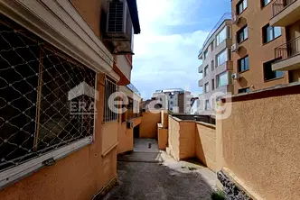 Гараж/Паркомясто във Варна, Погреби