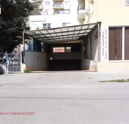 Снимка 5 — Гараж/Паркомясто в Русе, Родина 1