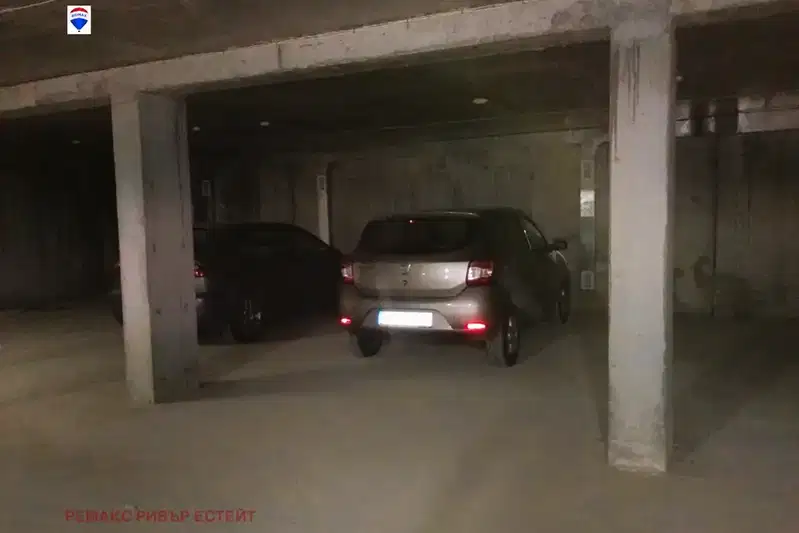 Garage/Parking in Ruse, Rodina 1