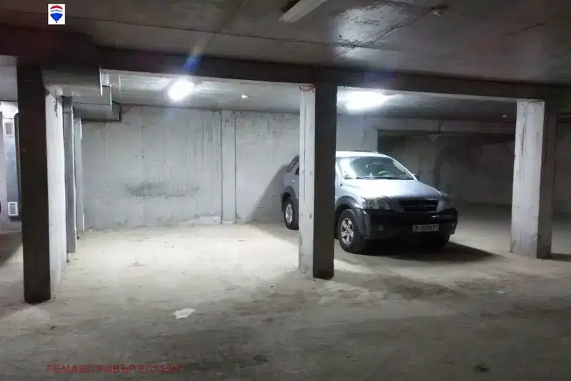 Garage/Parking in Ruse, Rodina 1