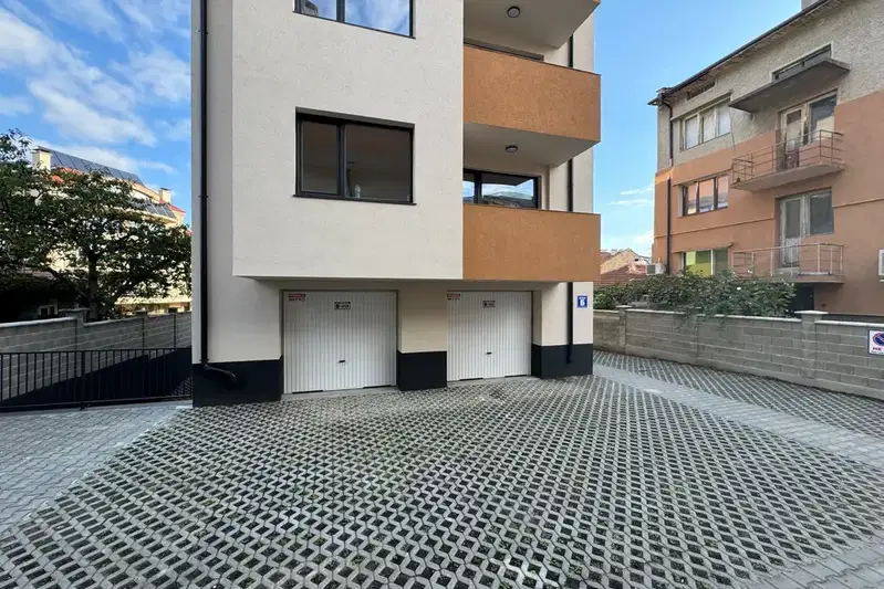 Гараж/Паркомясто в Търговище, Вароша