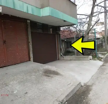 Photo 2 — Garage/Parking in Ruse, Yalta