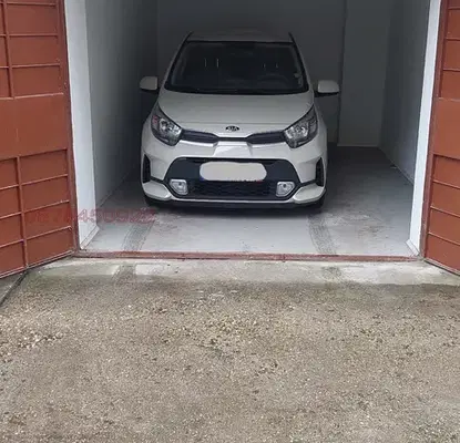 Photo 4 — Garage/Parking in Ruse, Yalta