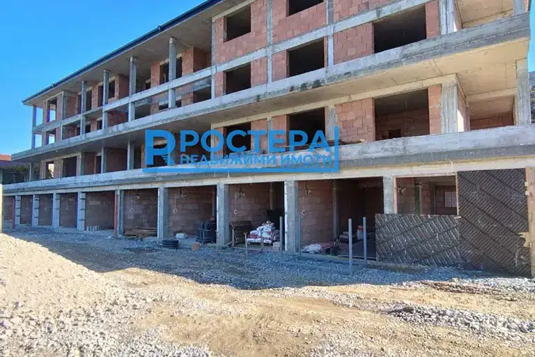 Гараж/Паркомясто в Търговище, Запад 1