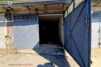 Гараж/Паркомясто в Русе, Здравец Изток
