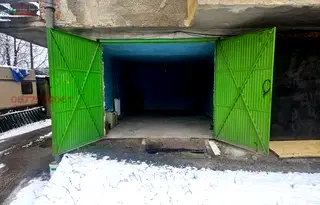 Гараж/Паркомясто във Враца, Мездра