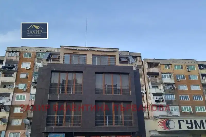 Хотел в Пазарджик, Изток