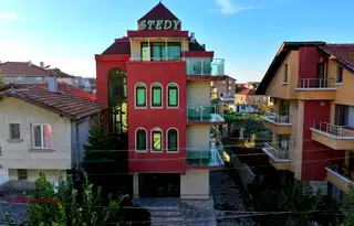 Хотел в Бургас, Черноморец