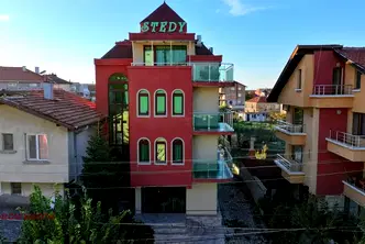 Хотел в Бургас, Черноморец