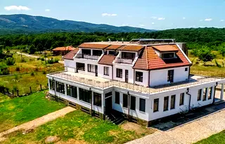 Хотел в Бургас, с. Велика