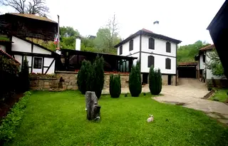 Хотел в Габрово, Плачковци