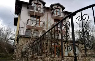 Хотел в Габрово, с. Кметовци