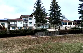 Хотел в Ловеч, Априлци