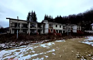 Хотел в Ловеч, Априлци
