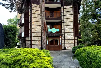 Хотел в Плевен, Червен бряг
