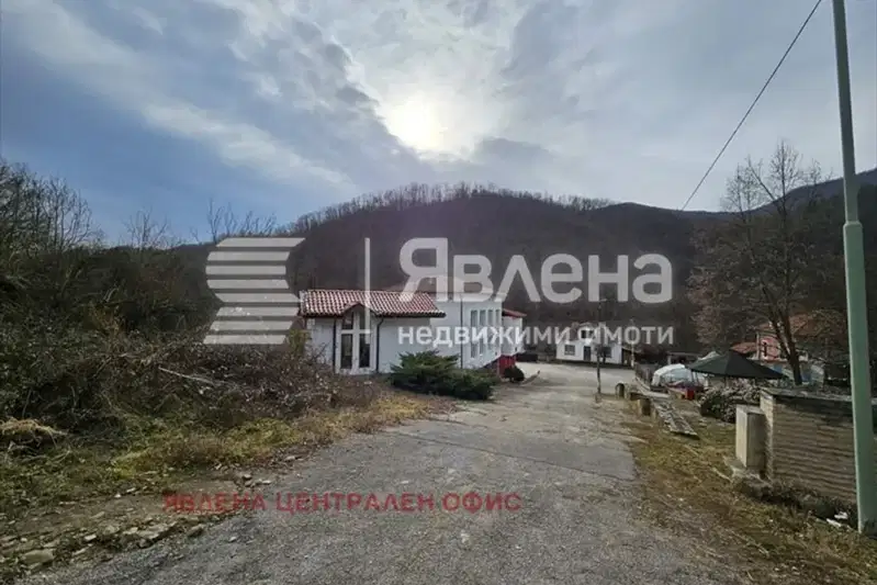 Hotel in област София, с. Правешка Лакавица