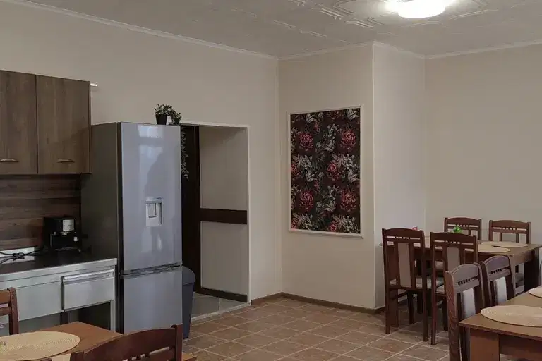Хотел в София, с. Скравена