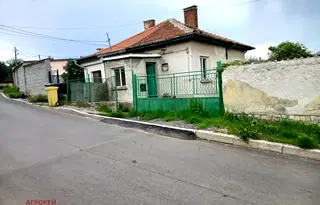 Къща в Банкя