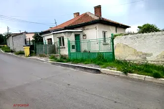 Къща в Банкя