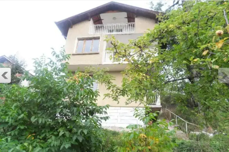 Къща в Банкя