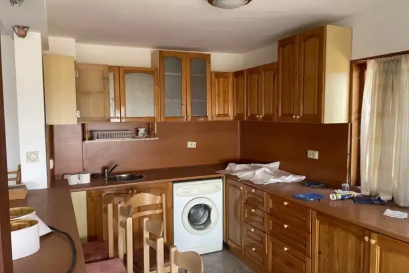 House in Izvorishte