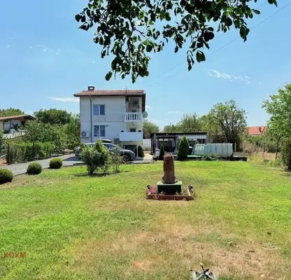 Снимка 2 — Къща в с. Изворище