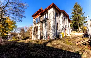 Къща в Банкя