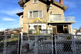 Къща в с. Лозен