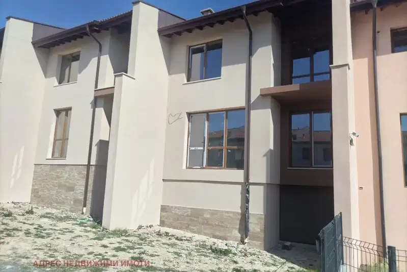 House in Студентско че