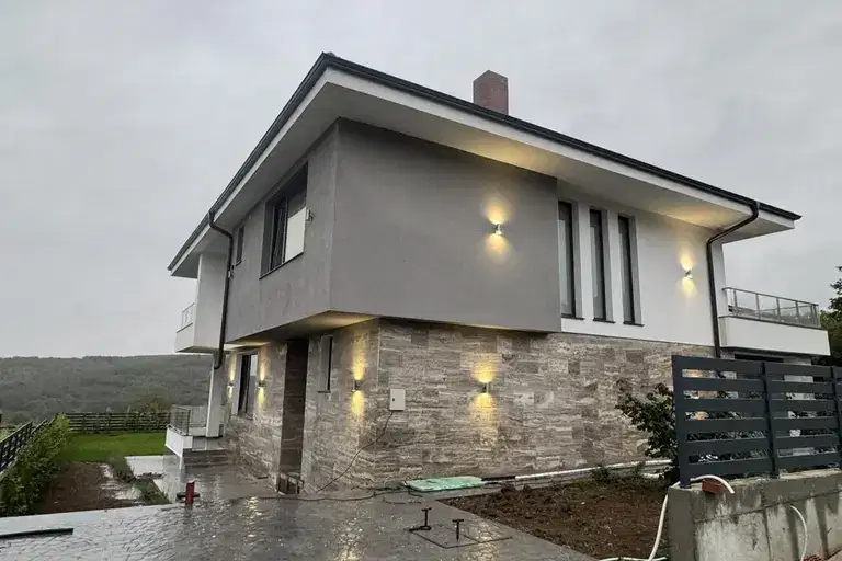 House in Студентско че
