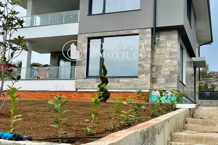 House in Студентско че