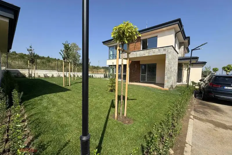 Къща в Банкя