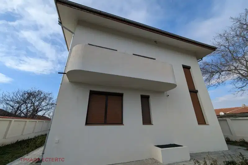 Къща в с. Миролюбово