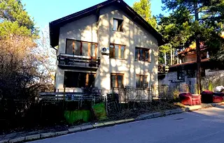 Къща в Банкя