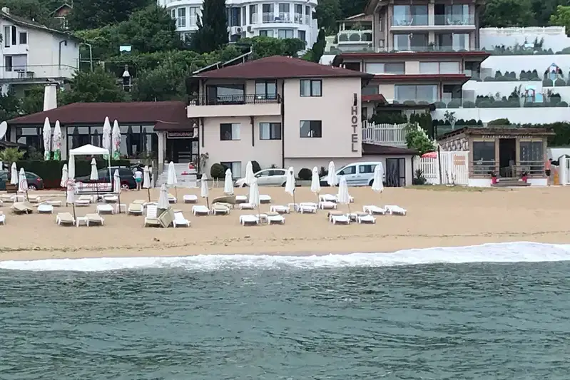 Къща с 7 стаи и морска гледка в к.к. Чайка, Варна