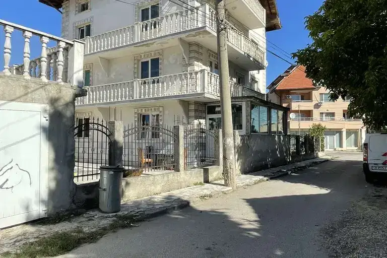 House in Модерно предие