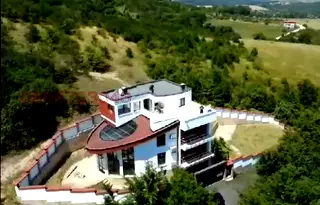 Къща в Банкя