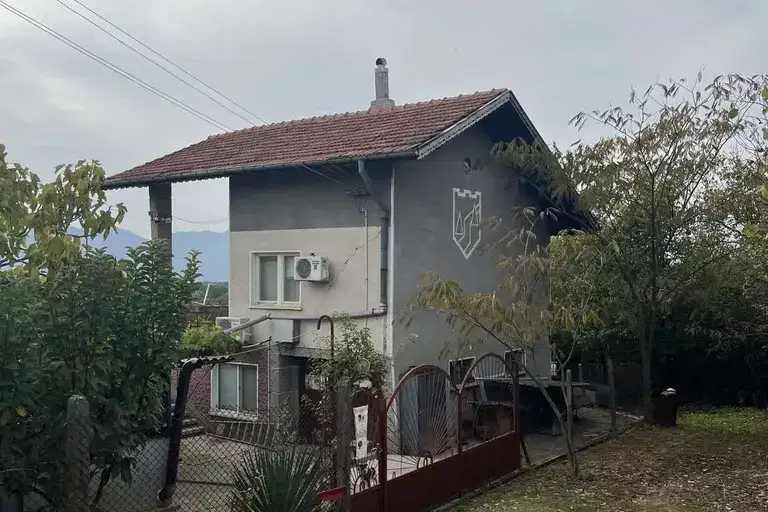 House in Студентски