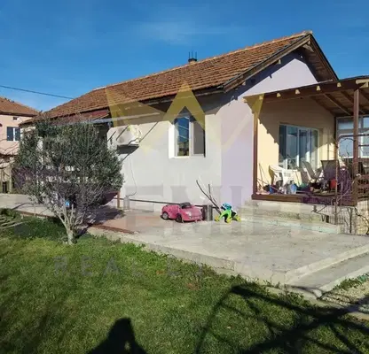 Photo 2 — House in Ravnec