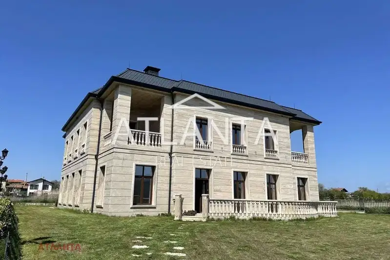 House in Kazashko