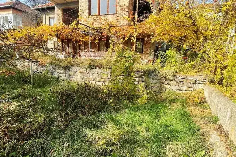 House in Veliko Tyrnovo, Akaciya