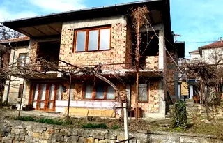Къща във Велико Търново, Акация
