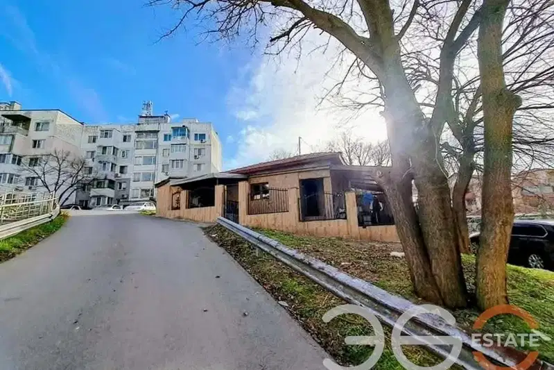 House with 2-3 rooms and yard in Asparuhovo, Varna