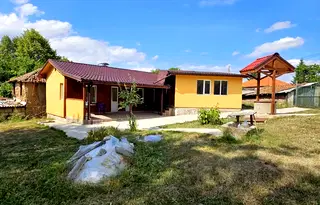 Къща в Перник, Бела вода