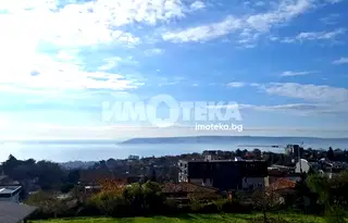 Къща във Варна, Бриз