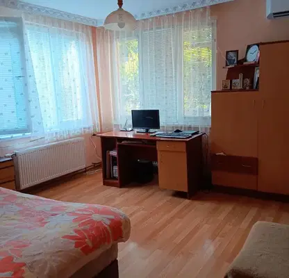 Снимка 5 — Къща в Шумен, Център
