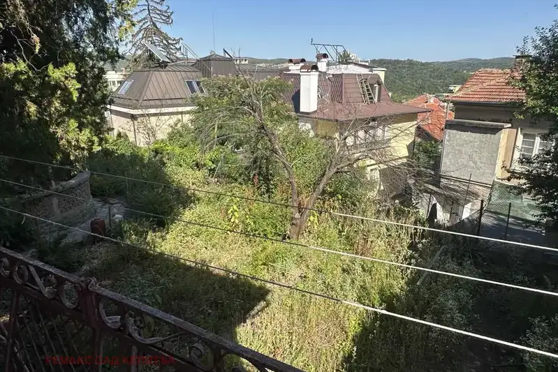 House in Veliko Tyrnovo, Centyr